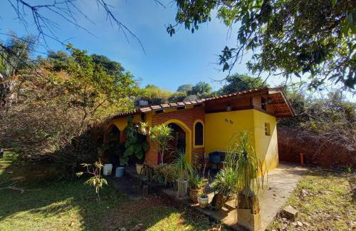 Casa de campo serrana, alegre e com piscina - Foto 17