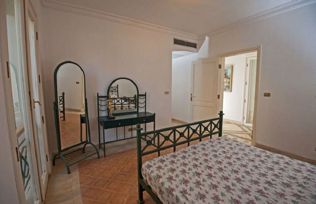 Chic 4-Bedroom White Villa for Rent in El Gouna Egypt - Foto 4