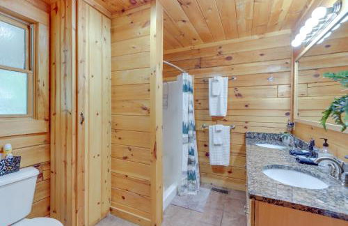 Hot Tub and Game Room Charming Morganton Cabin! - Foto 26