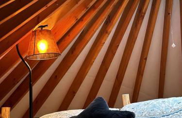 Luxury Yurt Rental Hidden in the Forest near Bristol, Vermont - Foto 16