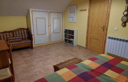 Disfrutar y relajarse en el Robledal - Foto 15