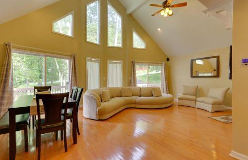 Pools, Hot Tub and More Bushkill Mountain Getaway! - Photo 5