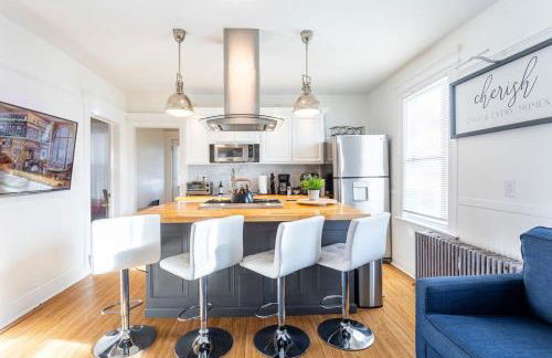 Spacious&Gracious- 5BR Fam-Friendly near I95&Shops - Foto 2