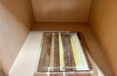 Peaceful West: 4BR Dusk Haven - Foto 2