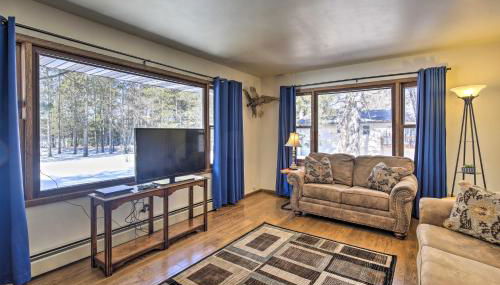 Simple Cranberry and Wine Farm Home with Fire Pit! - Foto 4