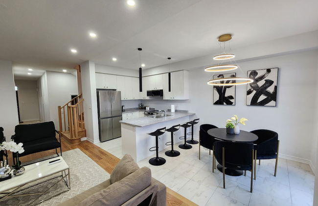 Exclusive Home in Niagara Falls - Photo 10