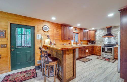 Senic Views, Game Room! Family Cabin in Deep Gap - Foto 11