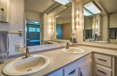 Lake House with Hot Tub - 1 Mi to Surf n Slide - Foto 25