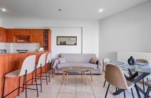 Chios Town Apartment - Heart Of Chios Town With 2 Minute Walk To The Beach - Photo 3