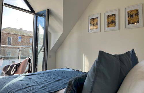 Exceptional 3 bedroom home in Penzance~New~Seaside - Photo 7