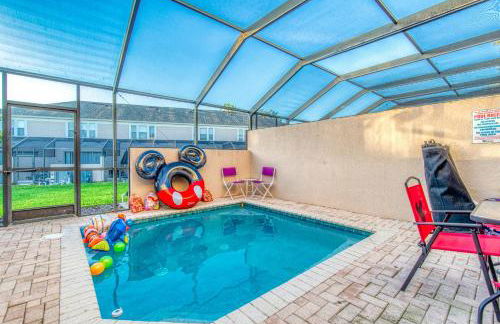 Magical Getaway Close to Disney! Pool, Gym, & WiFi - Photo 4