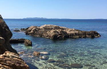 T3 FRONT de mer dernier étage vue mer Petit havre de paix pour vos vacances Emplacement unique vue mer panoramique à 180 degrés pour ce T3 en face de la plage front de mer vue sur les iles 5 et dernier étage avec ascenseur - Foto 26