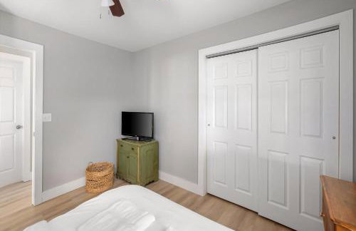 Shelburne Bay Retreat Modern 3BR Lakefront Views - Foto 15