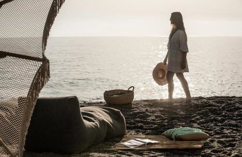 Khroma Luxury Suite 2 Beach front apartment - Photo 19