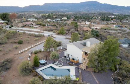 Heated Pool and Jacuzzi, Scenic Mountain View, Lux and Cozy, - Foto 27