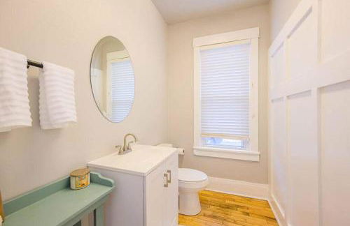 Spacious Downtown Character Home - 4 bedroom 3 bath Lawrence University College Ave - Photo 6