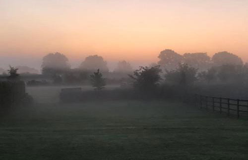 Whittlewood Shepherd's Hut in Silverstone, Cosy, Rural, Views - Photo 30