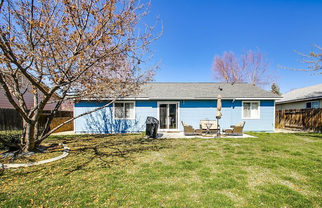 True Blue Family Home - Photo 21