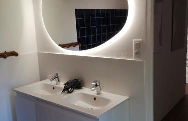 LE REPAIRE DU CLAIN gîte 4 étoiles pour 14 personnes avec piscine proche du Futuroscope - Foto 67