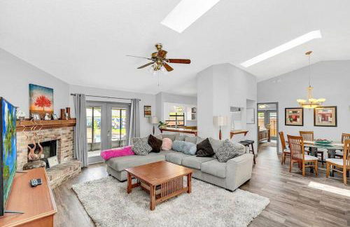 Tranquil Oasis 4BR Pool Home - Foto 16