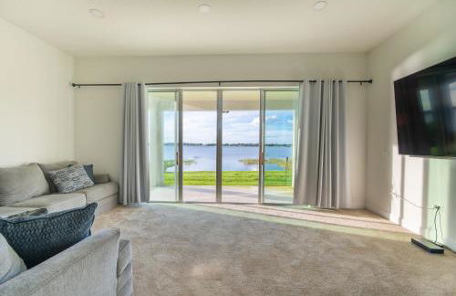 Avon Lakefront - Foto 1