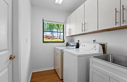 Pelican Paradise! Waterfront, BBQ, Heated Pool, King Bed, Luxury, Family Fun & More - Foto 24