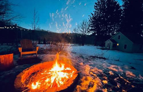 Cozy Cottage with Jacuzzi, Sauna, Fire Pit and Reading Nook! - Foto 9