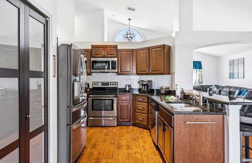 South Facing Private Pool with Lake View & Spa - Quiet Vacation Area - Family Friendly - Foto 23