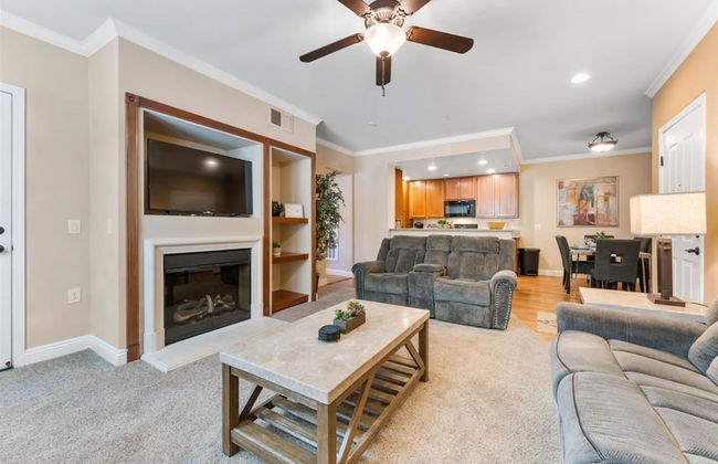 Marketing in Reno With 2 Bedrooms and 2 Bathrooms - Photo 3