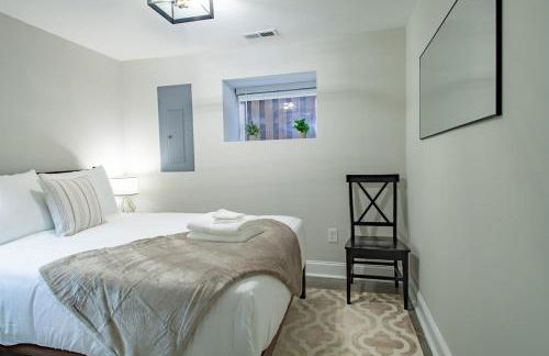 2-BR Petworth Pad Walk to METRO Subway - Foto 18