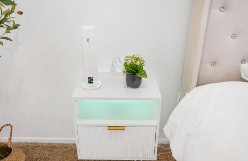 Luxury Pool View Spa Suite-Massage Chair-Steam Sauna-Welcome Champagne ! - Foto 44