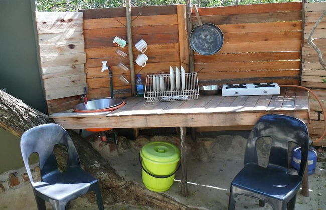 3 bed Bush-tent Under 3 Trees, for Couple Plus Chaperone Free Lionhyena Sounds - Foto 9