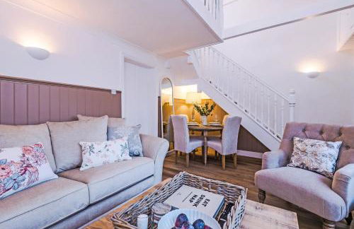 Country Charm Cottage Sleeps 4 & Free Parking - Photo 24