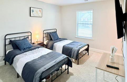 Luxury 5 Bedroom 4 bath open kitchen living room - Foto 42