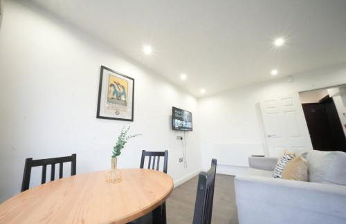 HEATHROW AIRPORT apartments-FREE parking-Free underground to and from Heathrow-30 min central London - Foto 65