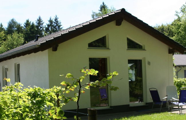 Bungalow in Eifel Near Forest and Mountains - Foto 20