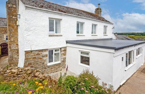 The Farmhouse - Photo 2