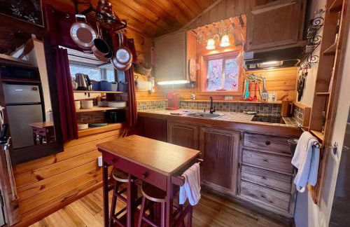 Private Mtn Love Shack w/ fast wifi, BBQ & view - Foto 48