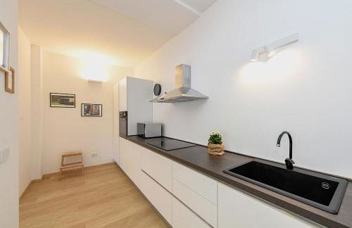 The Lake Giant with Lake View Renovated 2025 DesenzanoLoft Official Partner Homes & Villas by Marriott Bonvoy - Foto 17