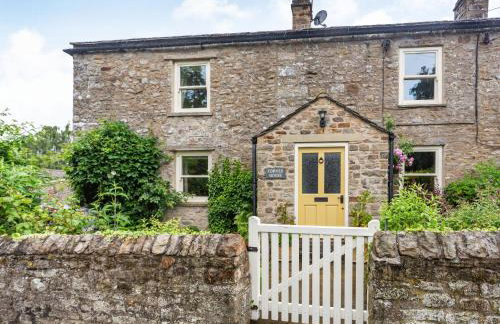 Corner House - Photo 1