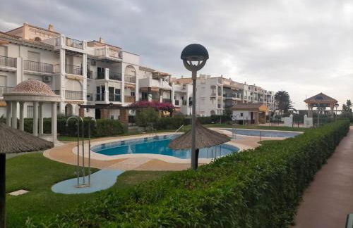 Laguna Beach Piscina- HOME RENT MALAGA - Photo 24