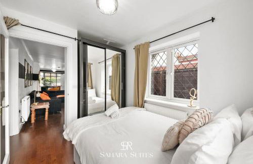 Spacious 6BR - City Hub & Parking - Sleeps 13 - Photo 24