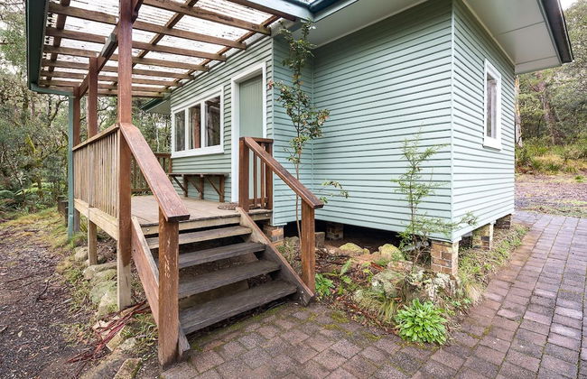 Toms Cabin - Photo 1