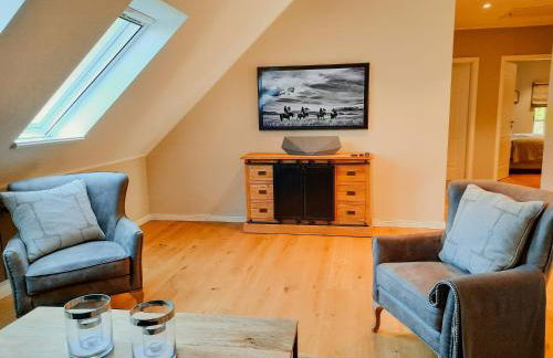 Nature Escape Apartment With Private Lake - Photo 7