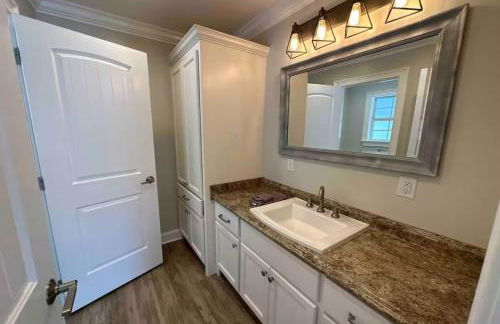 Brushy Creek Lodge - Riverfront, Hot Tub, Fire Pit - Foto 17