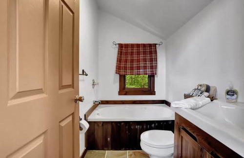 5 Bedroom Suites Hot Tub Jacuzzi Tub & Game Room - Photo 46