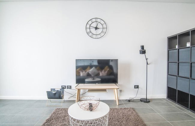 Home With Convenient Location! Close to Train&cbd - Foto 7