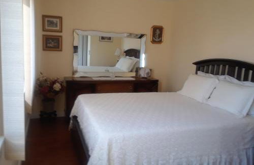 Water view brand new Apartment, short stroll to beach, peaceful! - Foto 22