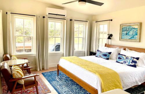 Efficiency-Style Cabin with Spa Lovely for a Couples Escape in Hunt, Texas - Foto 18