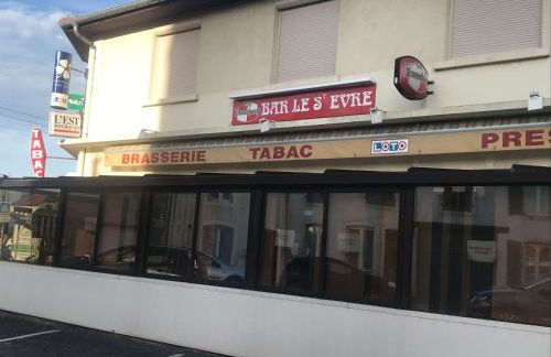 TOUL Appartement Entier avec PARKING Privé au Calme Cosy à Étage avec Balcon - Foto 10